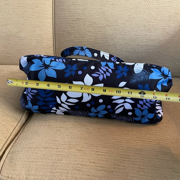 DAKINE Laptop Messenger Bag - Picture 4 of 11